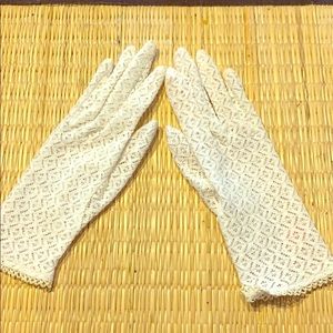 Vintage Lace Stretch Gloves